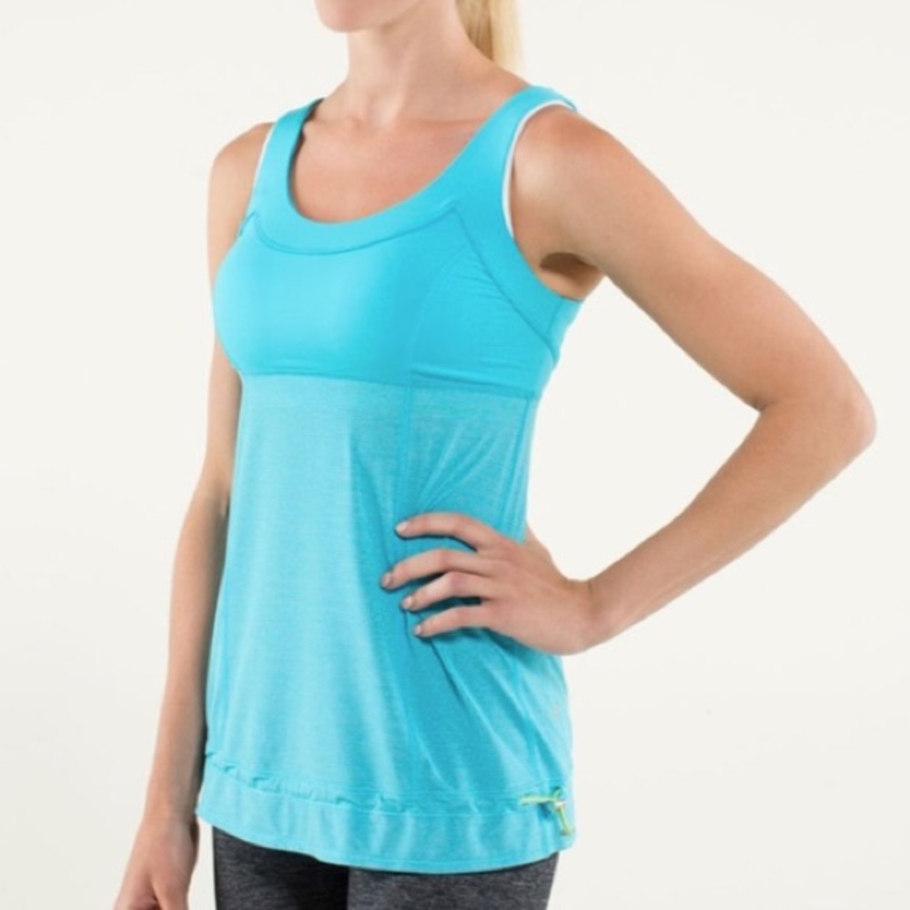 Lululemon Run: Ta Ta Topper ~ Spry Blue